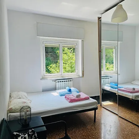 Singel Near Centrum Bed & Breakfast