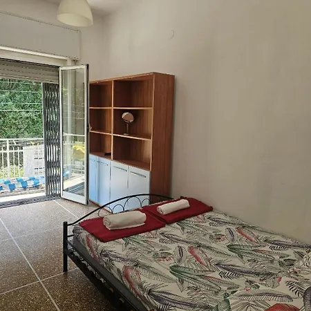 Singel Near Centrum * Генуя