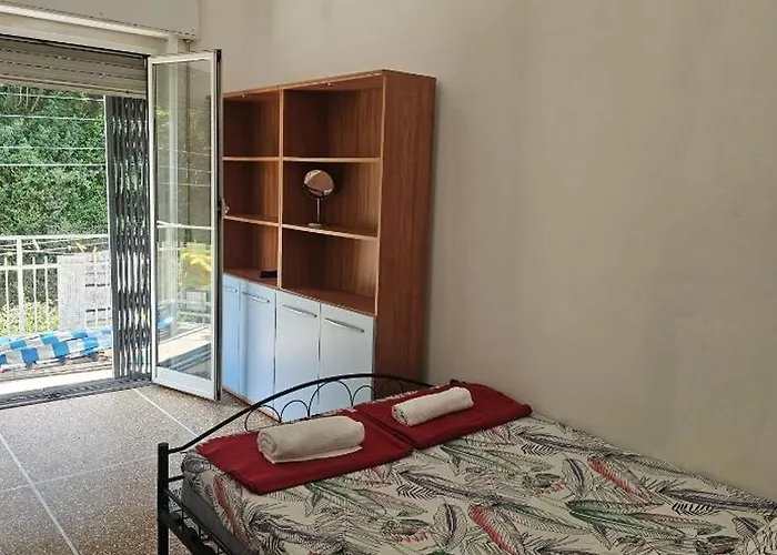 Singel Near Centrum * 제노바